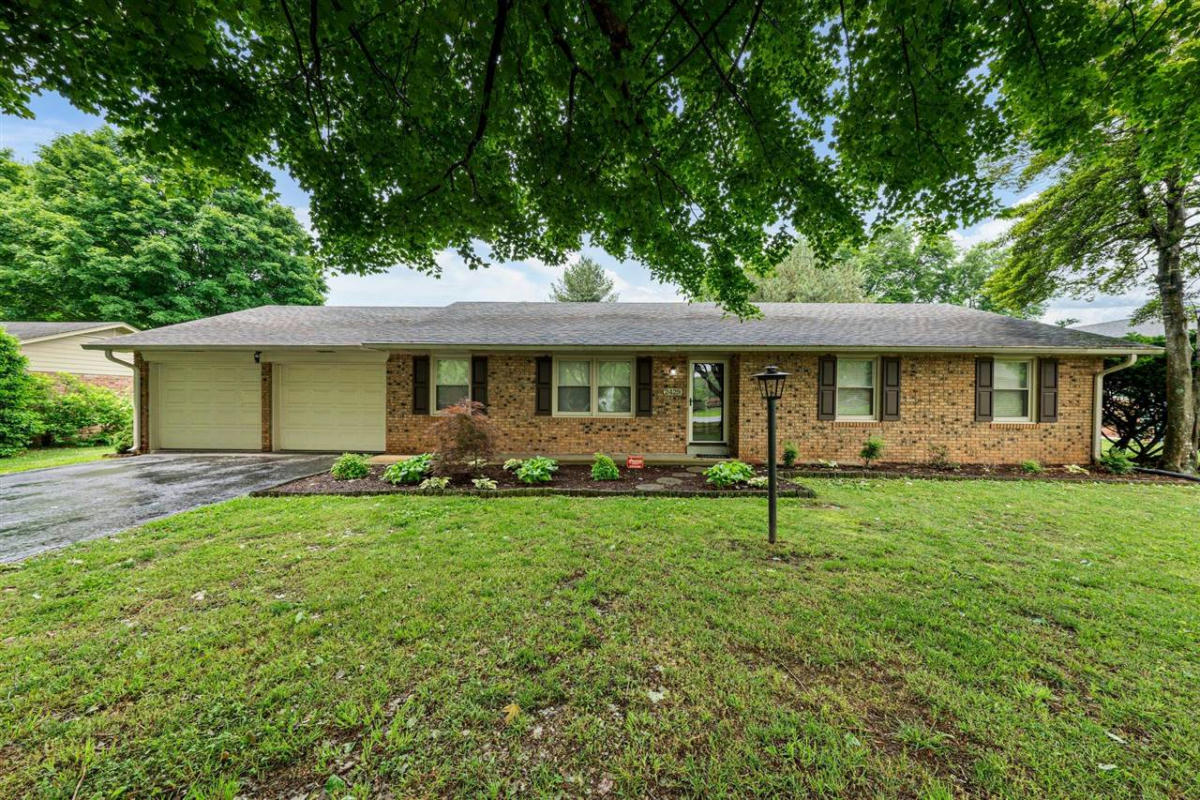 2429 HEATHER DR, BOWLING GREEN, KY 42104, photo 1 of 30