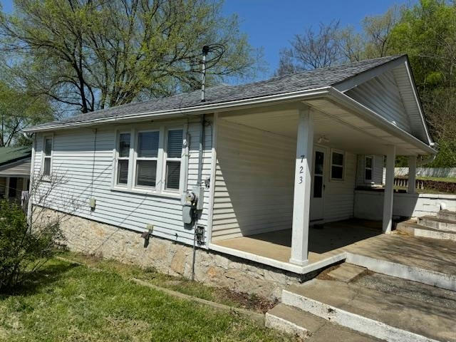 723 E 4TH ST, RUSSELLVILLE, KY 42276, photo 1 of 12
